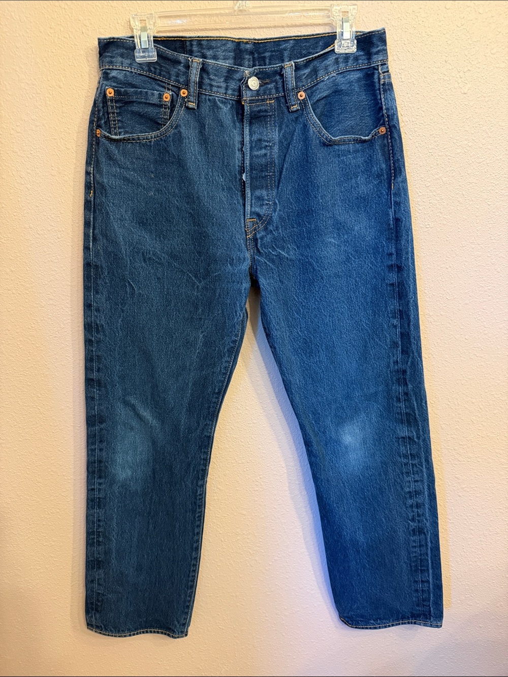 Levis 501 Original Fit Jeans Mens W33 L33 Medium Wash Blue Button Fly 00501-0000